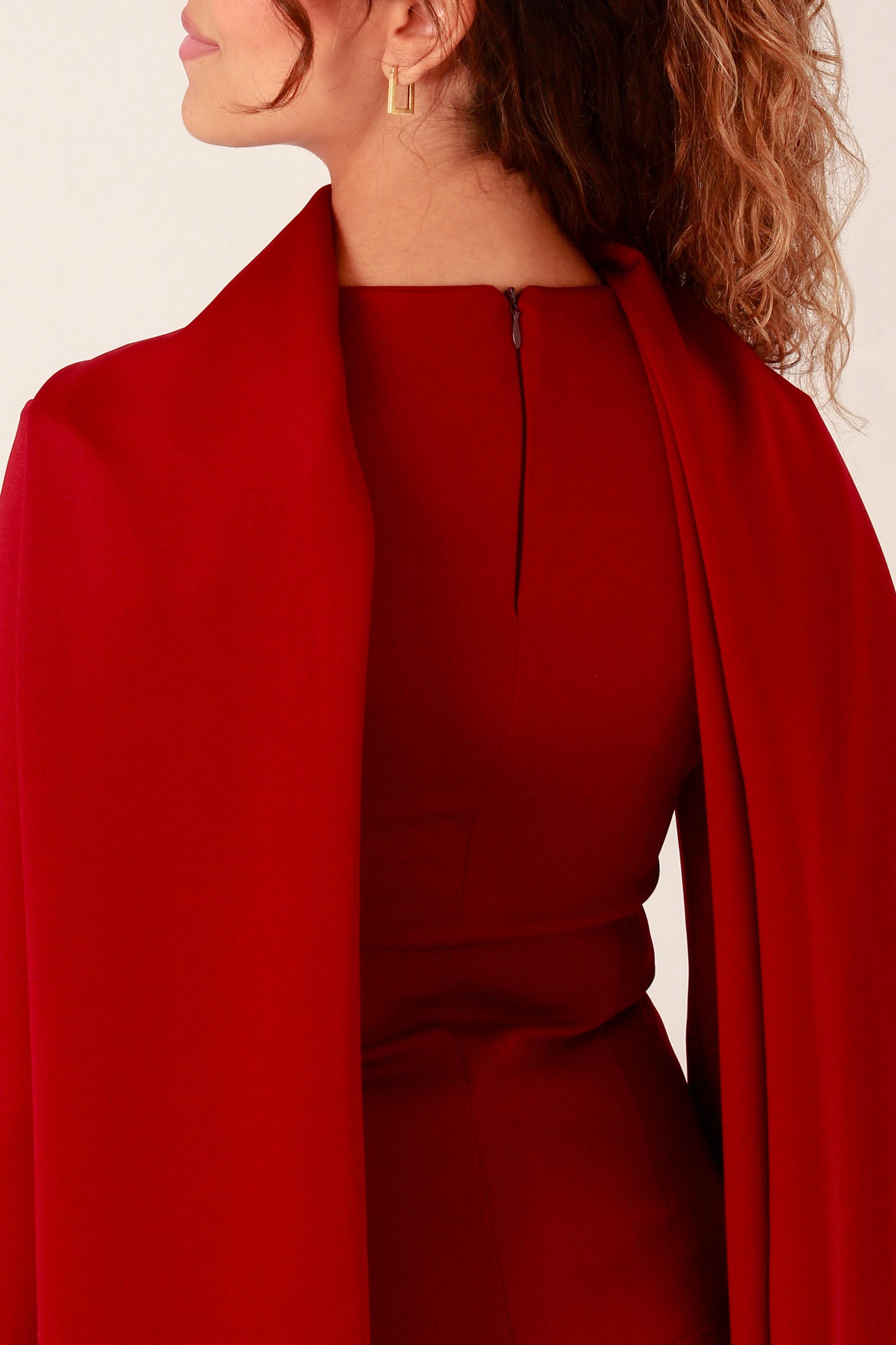 SCARLET SCARF TOP