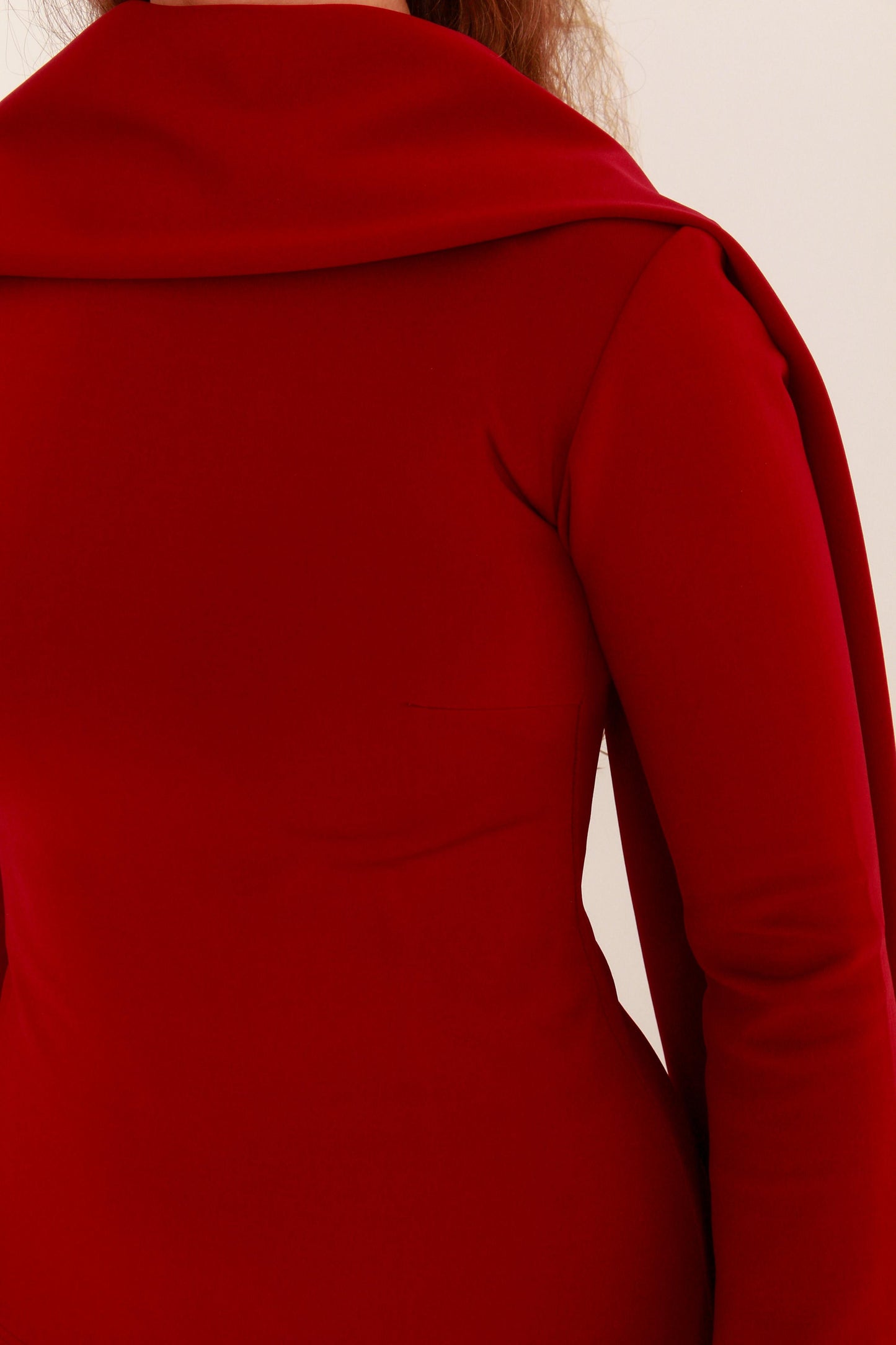 SCARLET SCARF TOP