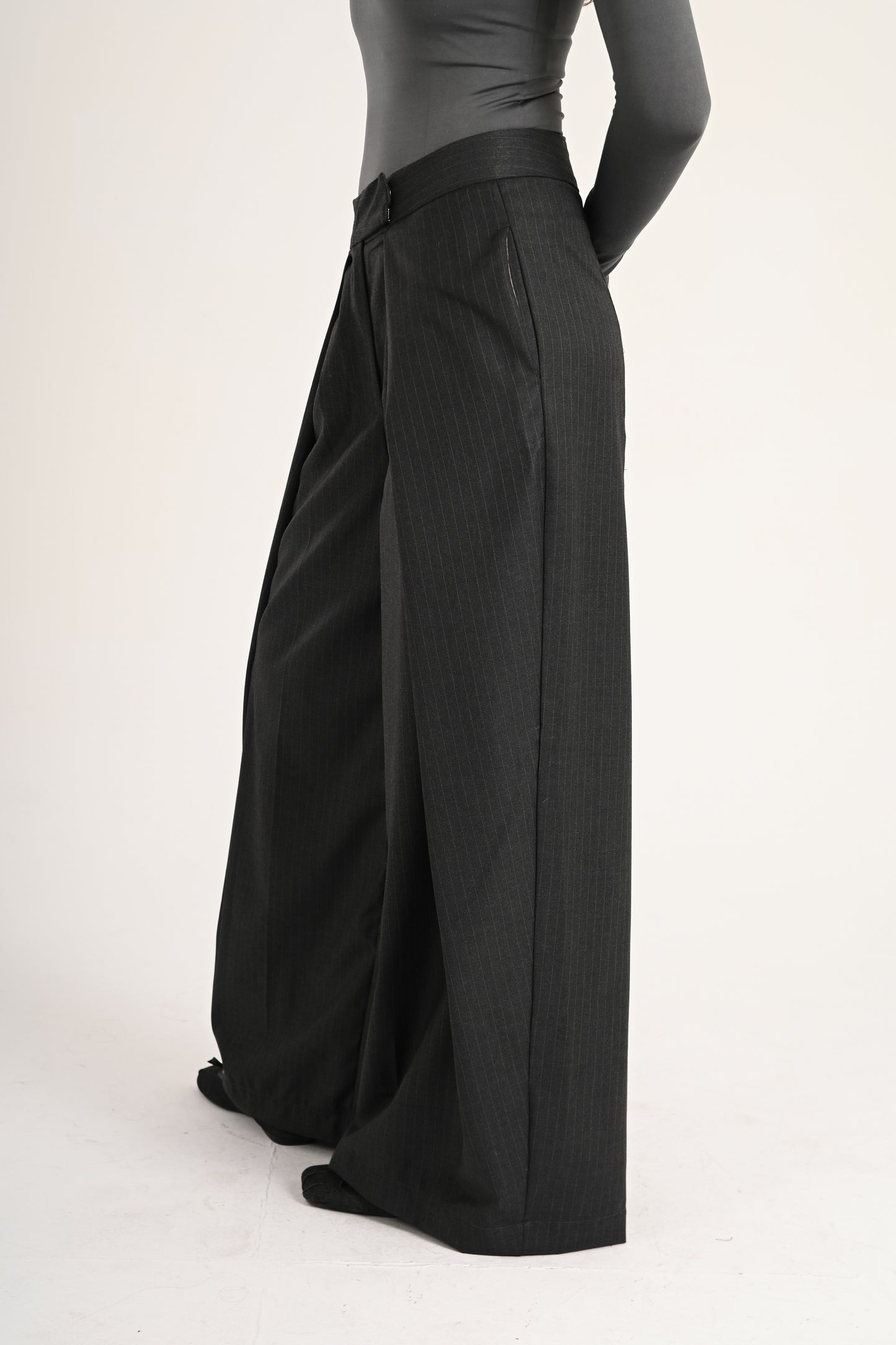 GREY TROUSERS