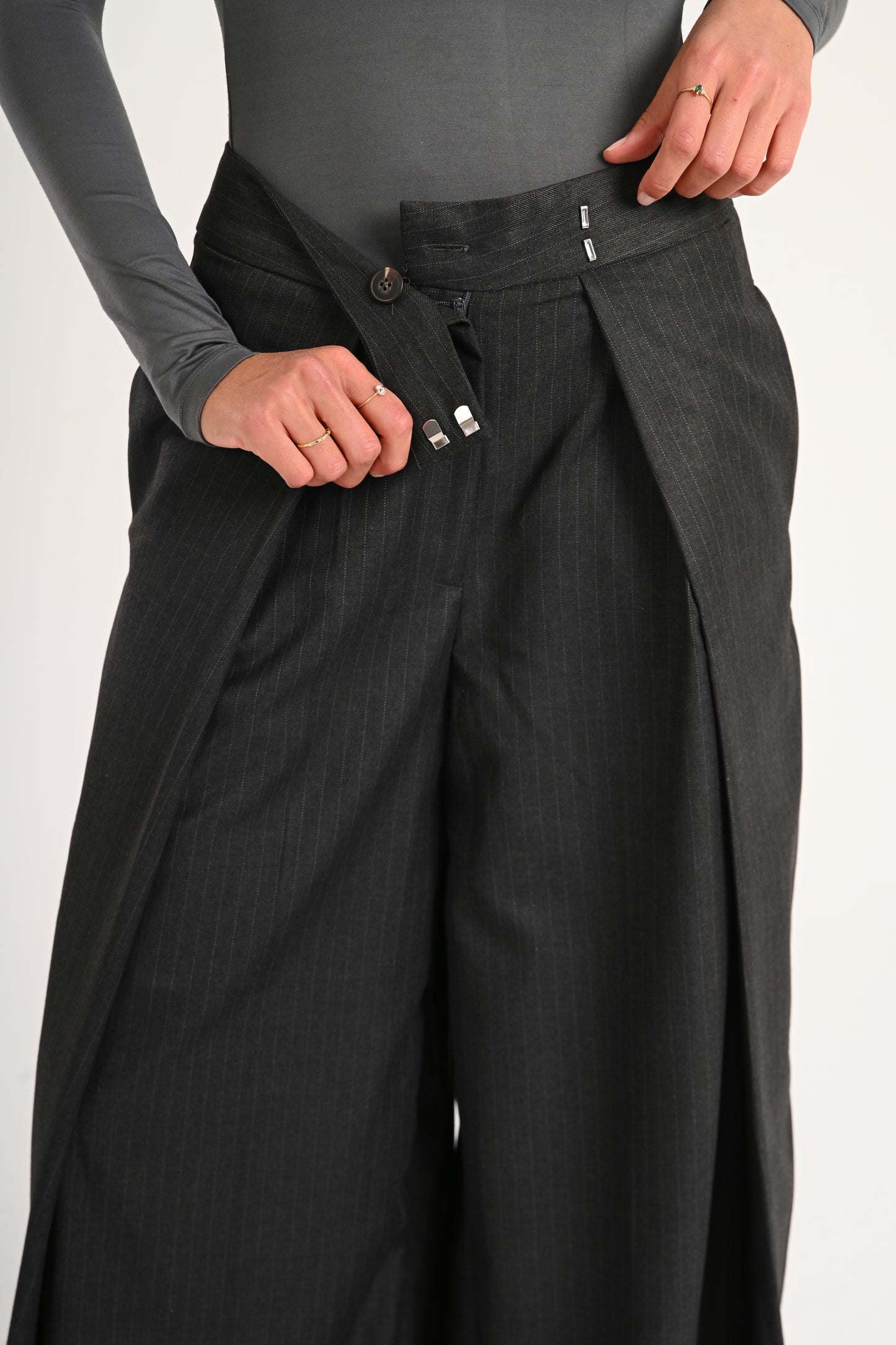 GREY TROUSERS