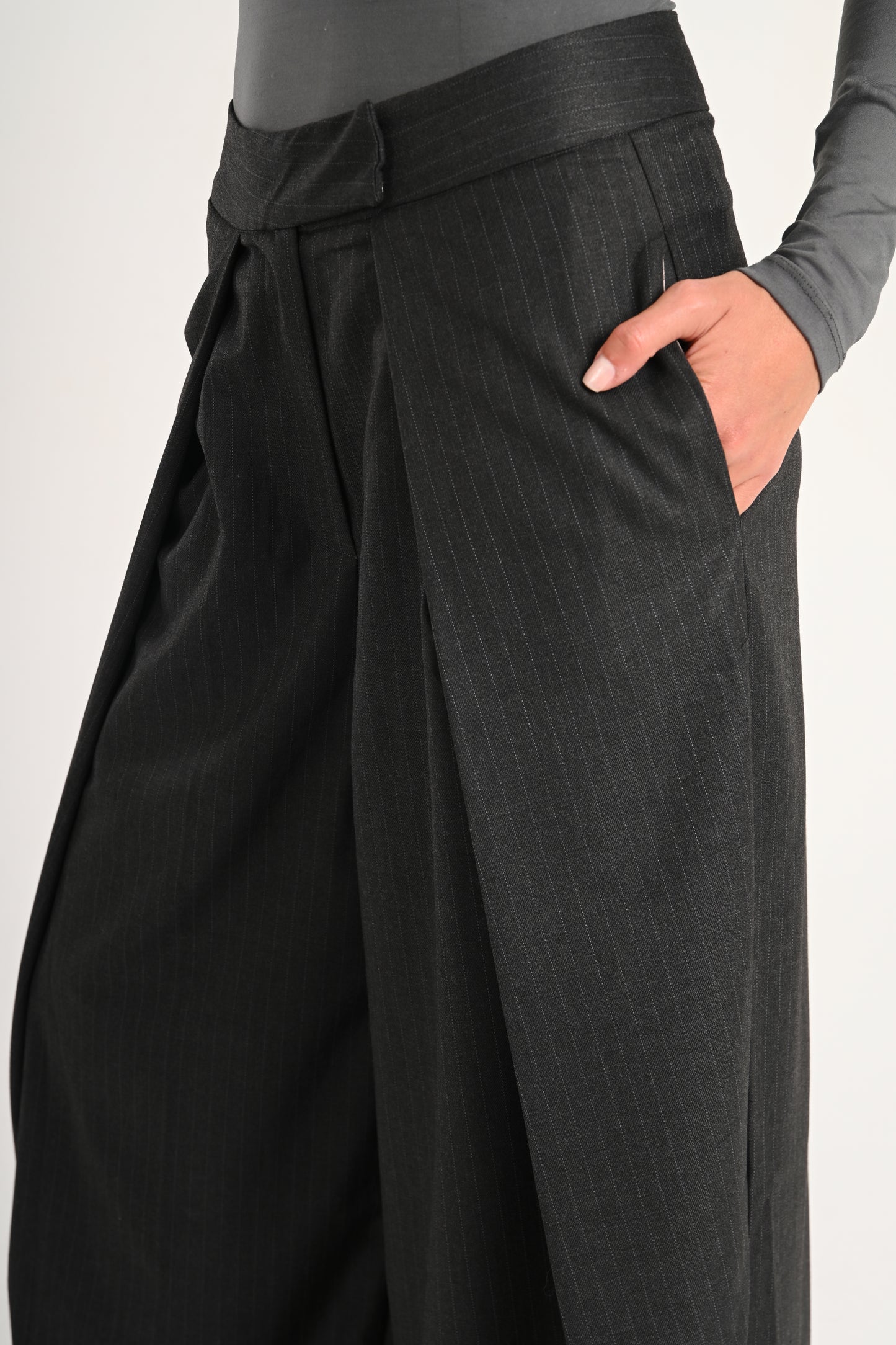 GREY TROUSERS