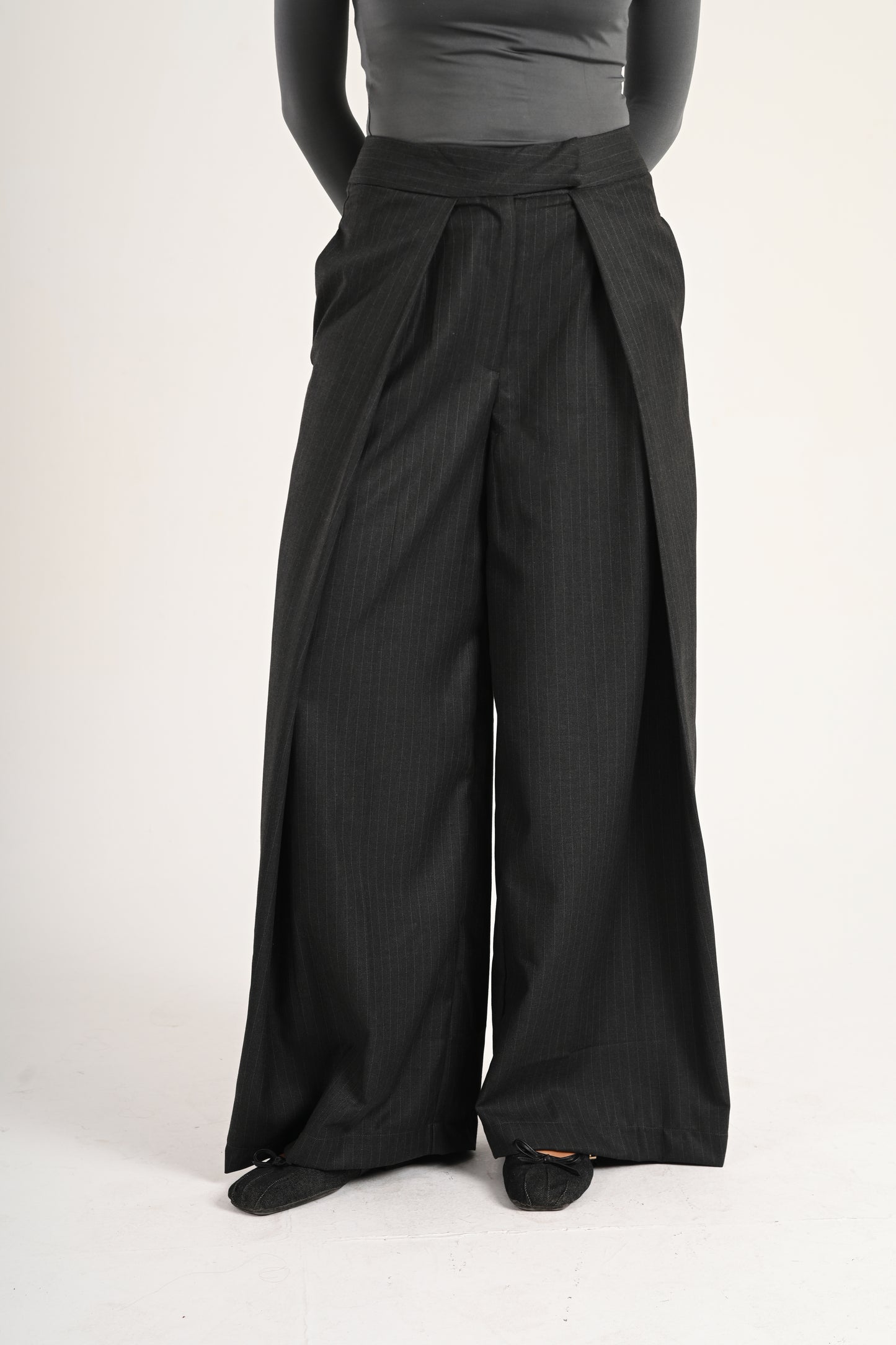 GREY TROUSERS