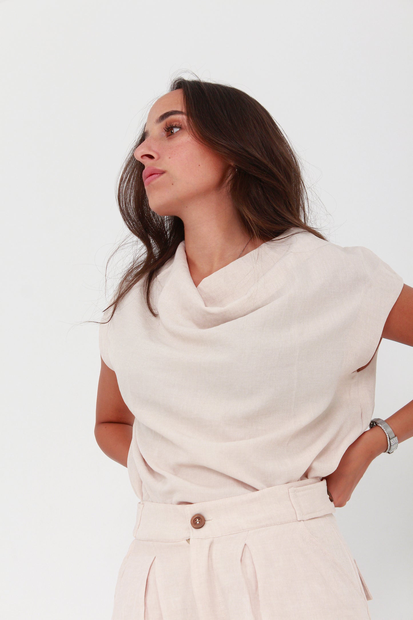 FLOWY DRAPED BLOUSE